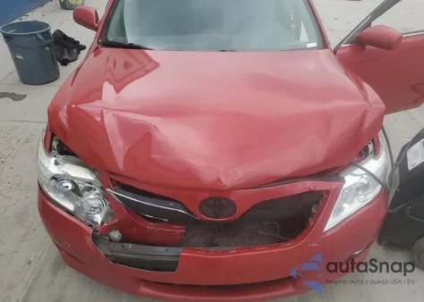 2011 Toyota Camry Base z USA, uszkodzony, nr VIN 4T1BF3EK6BU702141